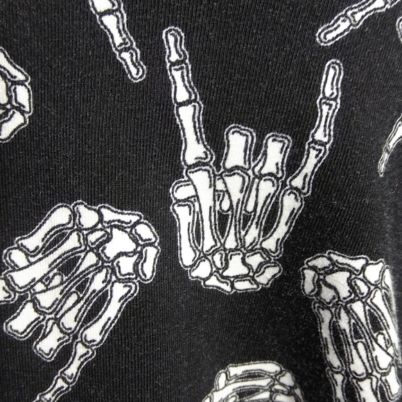 Too Fast Brand..Black/White Skeleton Hand Tank - Picture 2 of 8